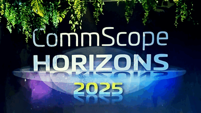 Logo do evento CommScope Horizons 2025, com fundo de estrelas e elementos de natureza, destacando o nome do evento e a data de realização.