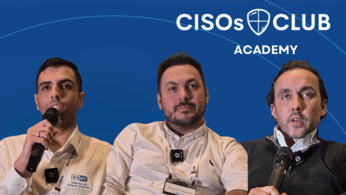 War Room Três executivos de TI e cibersegurança, patrocinadores discutem prevenção de ataques, liderança e governança digital.